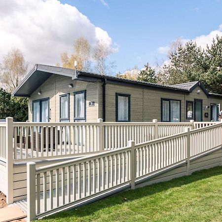 Ashworth Lodge With Hot Tub Barmby on the Moor Luaran gambar