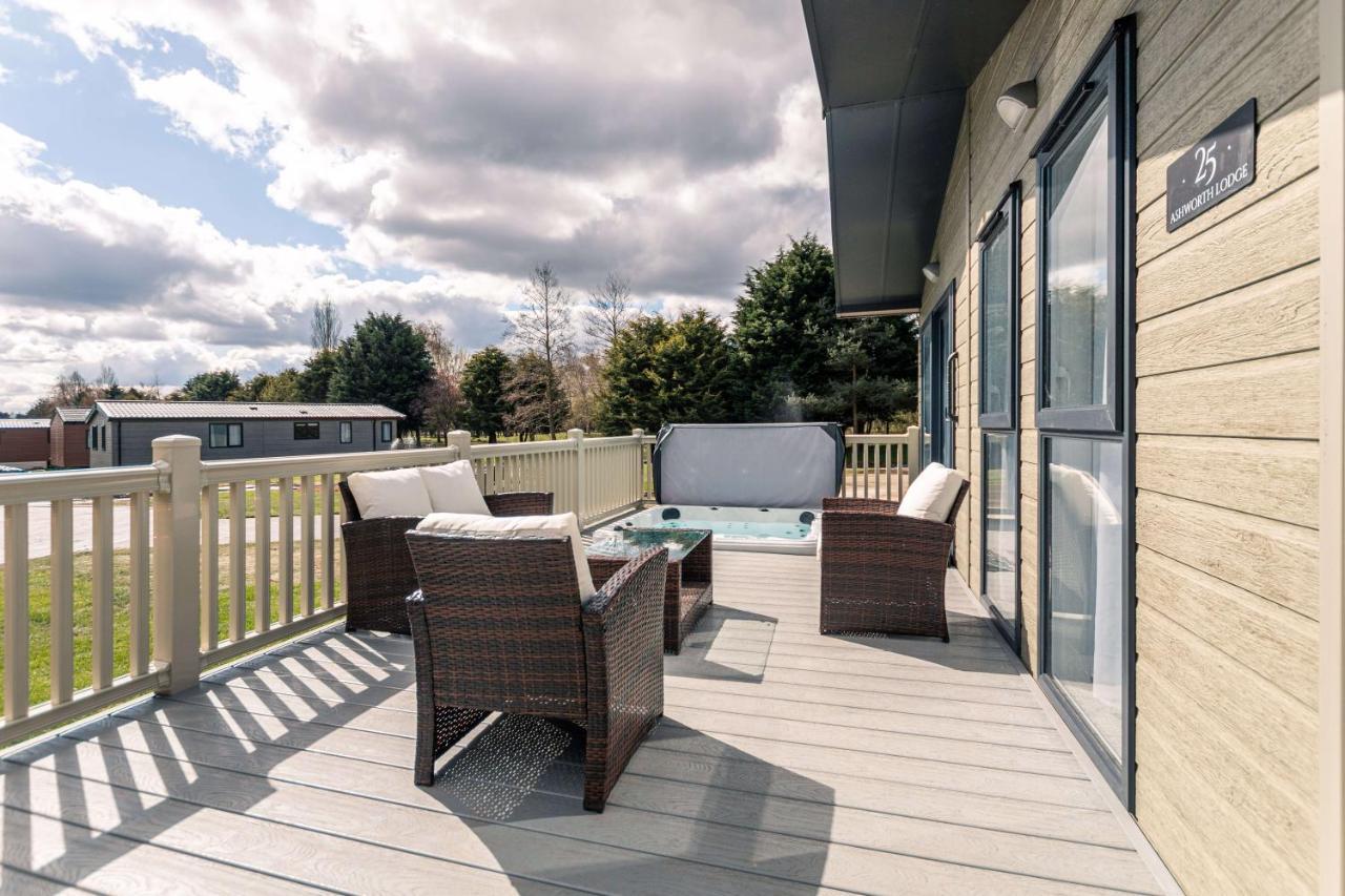 Ashworth Lodge With Hot Tub Barmby on the Moor Luaran gambar