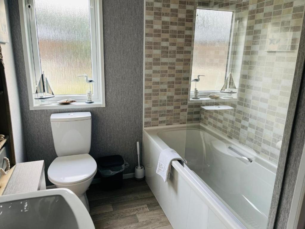 Ashworth Lodge With Hot Tub Barmby on the Moor Bilik gambar